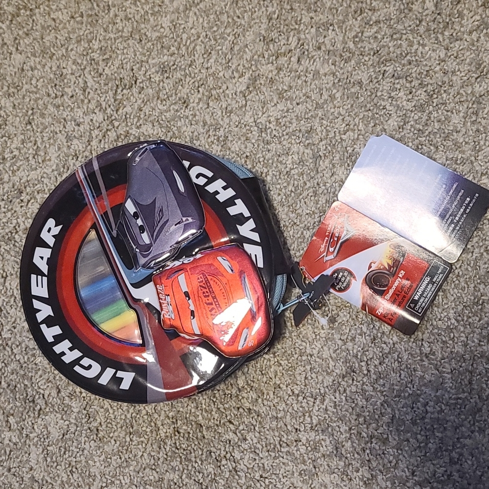 Disney Pixar Cars zip up 30+piece stationary kit
